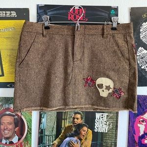 Vintage Brown skull and plaid detail mini skirt!